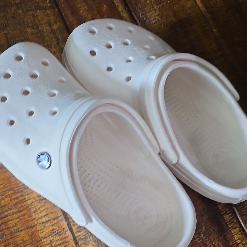 CROCS White Foam Clogs